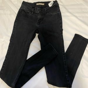 Black levi skinny jeans